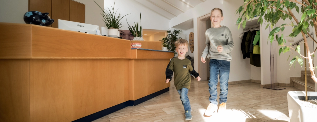 Kinder beim Zahnarzt